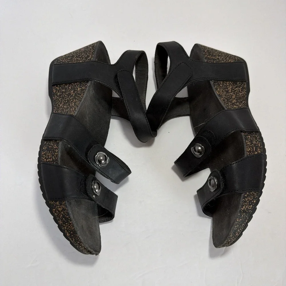 Dansko Wedge Sandals US 8 EU 38 UK 6 Savannah Black Waxy